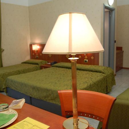 טורינו Hotel Chelsea מראה חיצוני תמונה