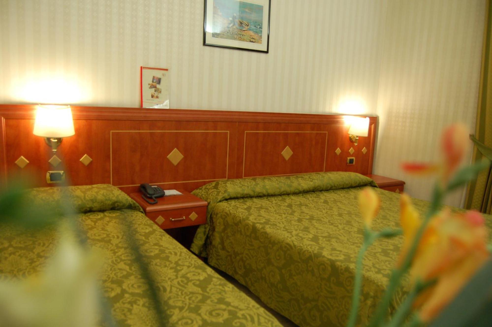 טורינו Hotel Chelsea מראה חיצוני תמונה