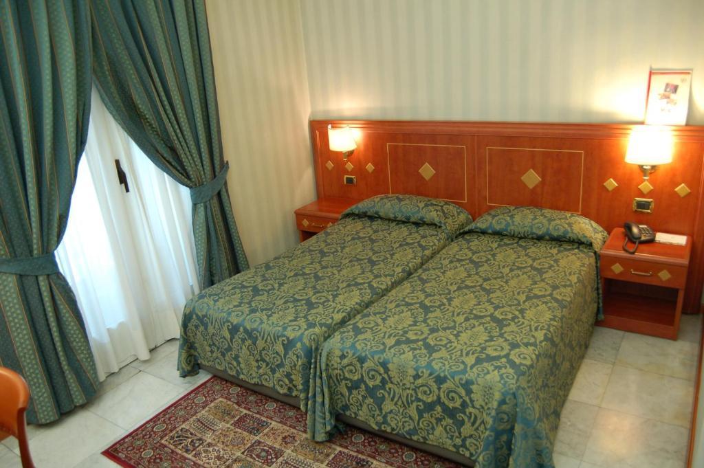 טורינו Hotel Chelsea חדר תמונה