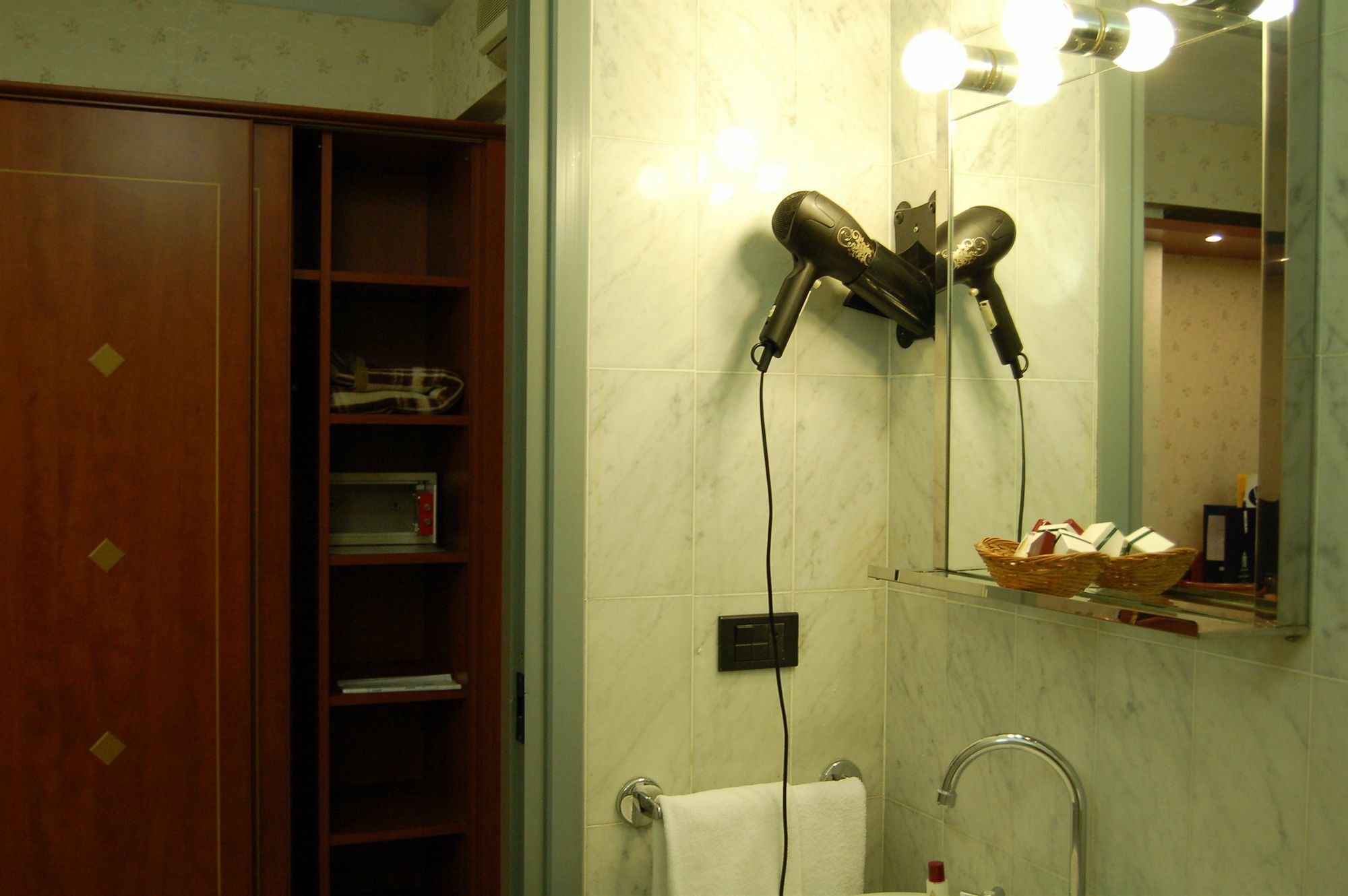 טורינו Hotel Chelsea מראה חיצוני תמונה