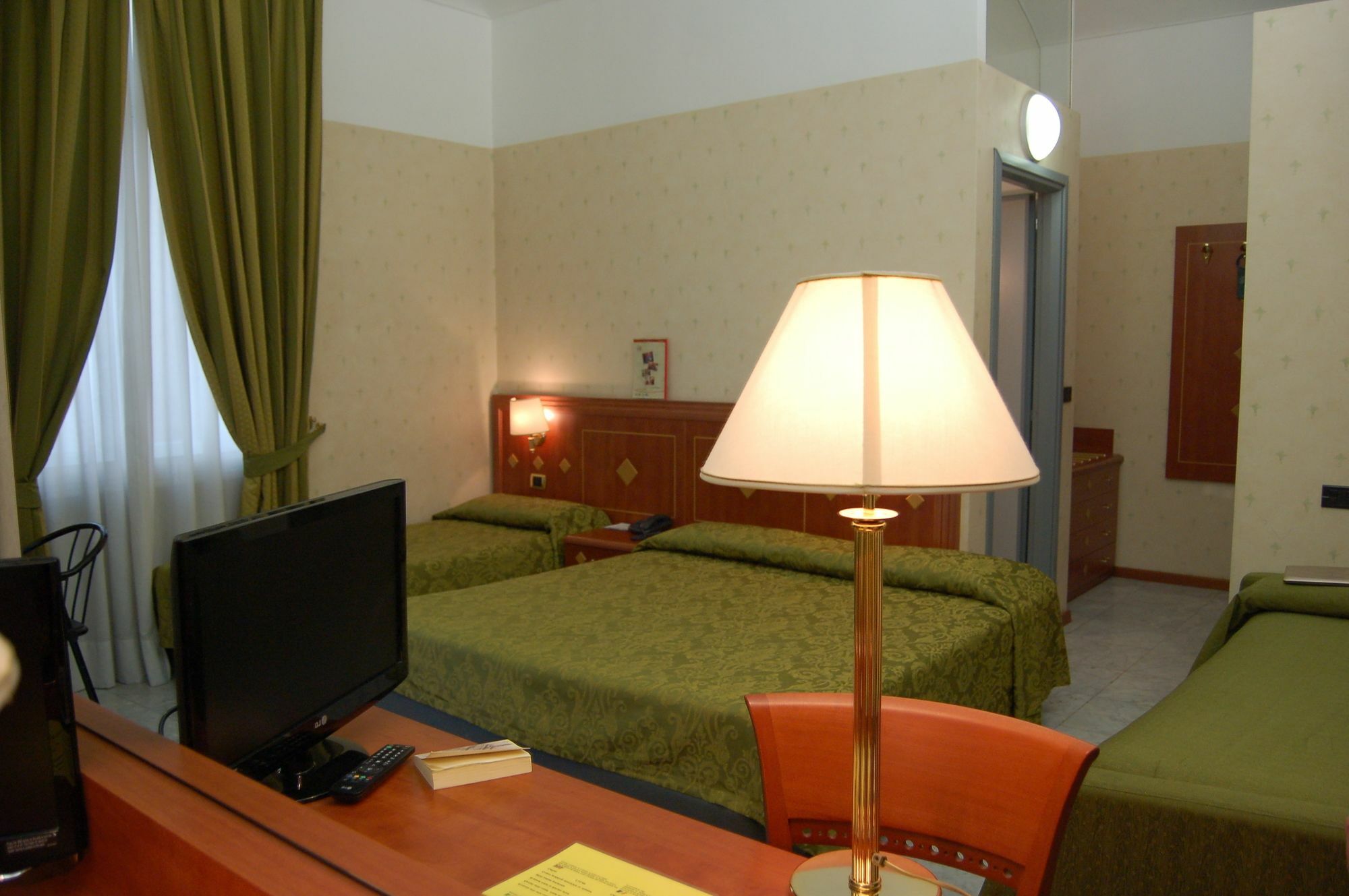 טורינו Hotel Chelsea מראה חיצוני תמונה